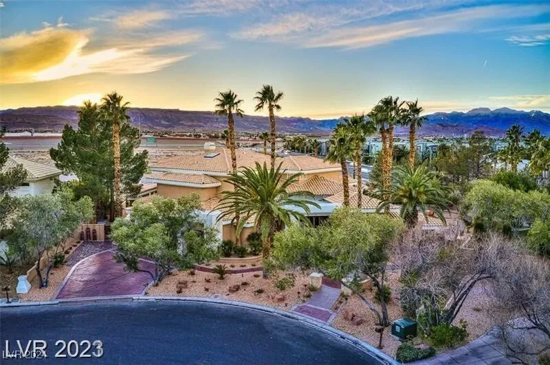 4927 Spanish Heights Drive, Las Vegas, Nevada, United States. - Photo 15