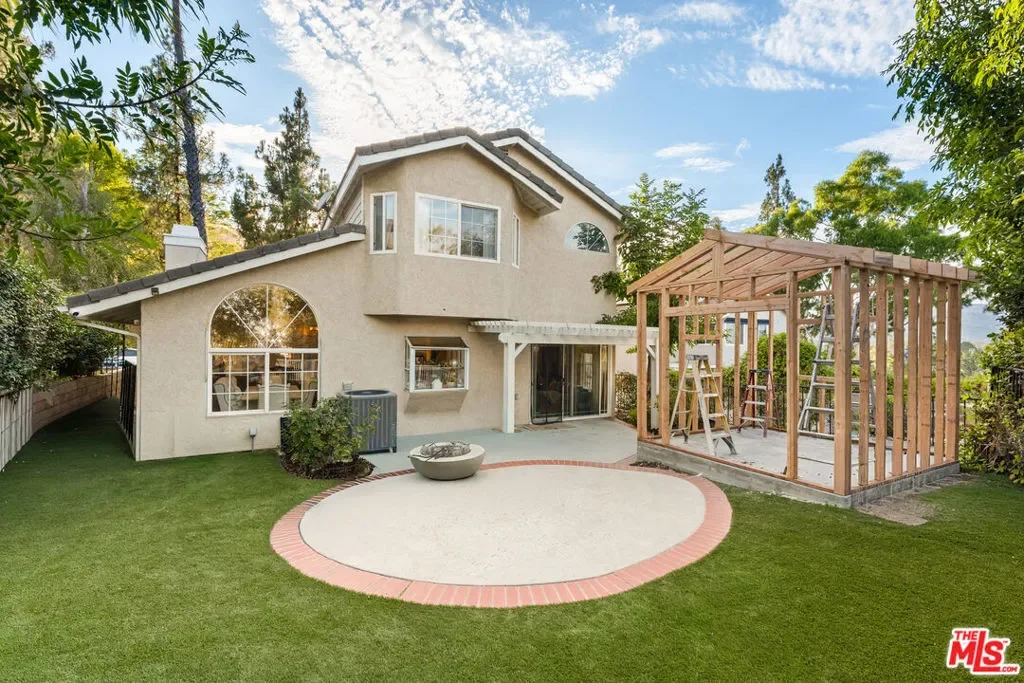 7282 Woodvale Court, Bell Canyon, California, United States. - Photo 2