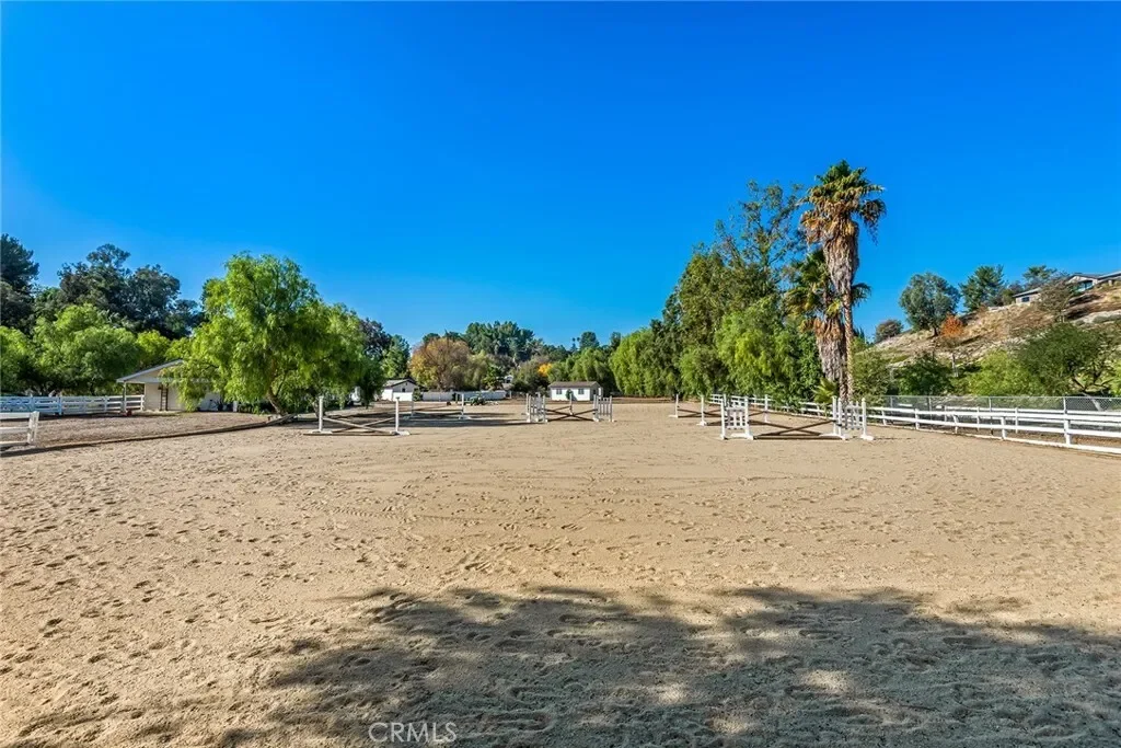 5547 PARADISE VALLEY Road, Hidden Hills, California, United States. - Photo 3