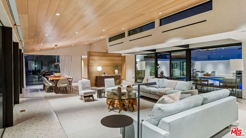 31388 Broad Beach Road, Malibu, California, United States. - Photo 4
