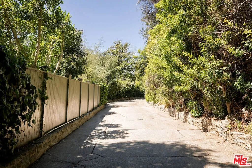 10934 Bellagio Road, Los Angeles, California, United States. - Photo 26
