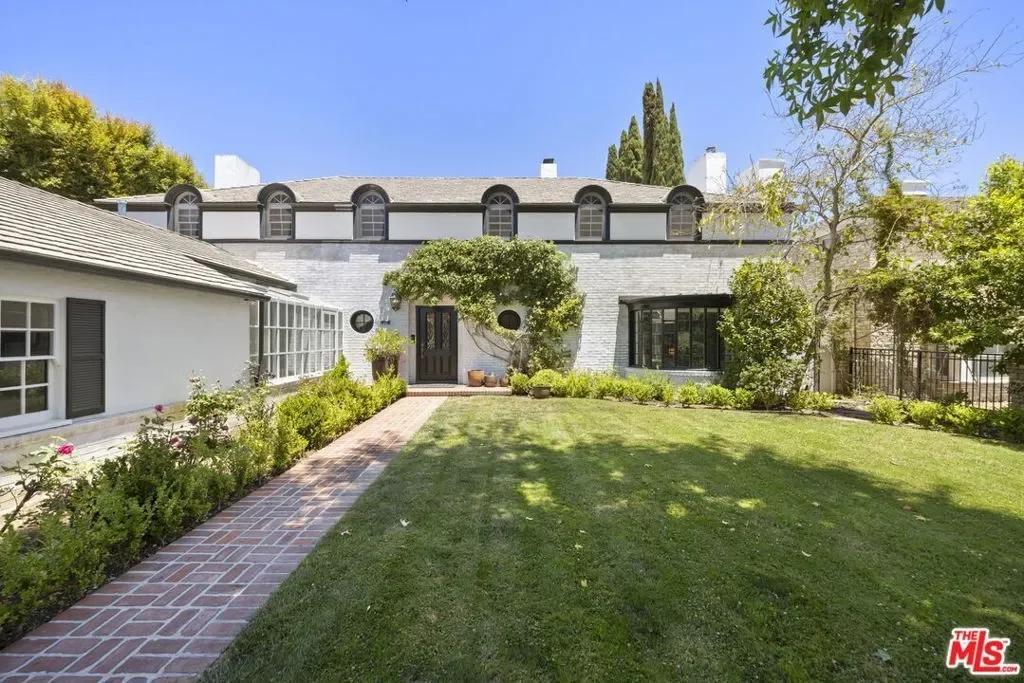 850 Birchwood Drive, Los Angeles, California, United States. - Photo 55