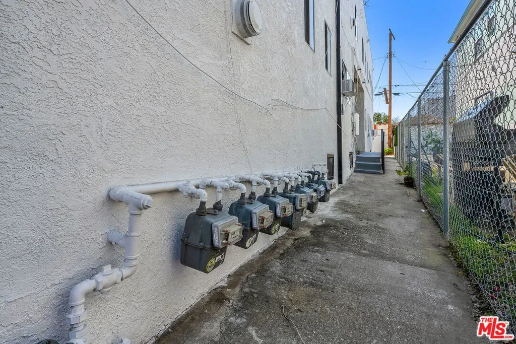 123 S Westmoreland Avenue, Los Angeles, California, United States. - Photo 27