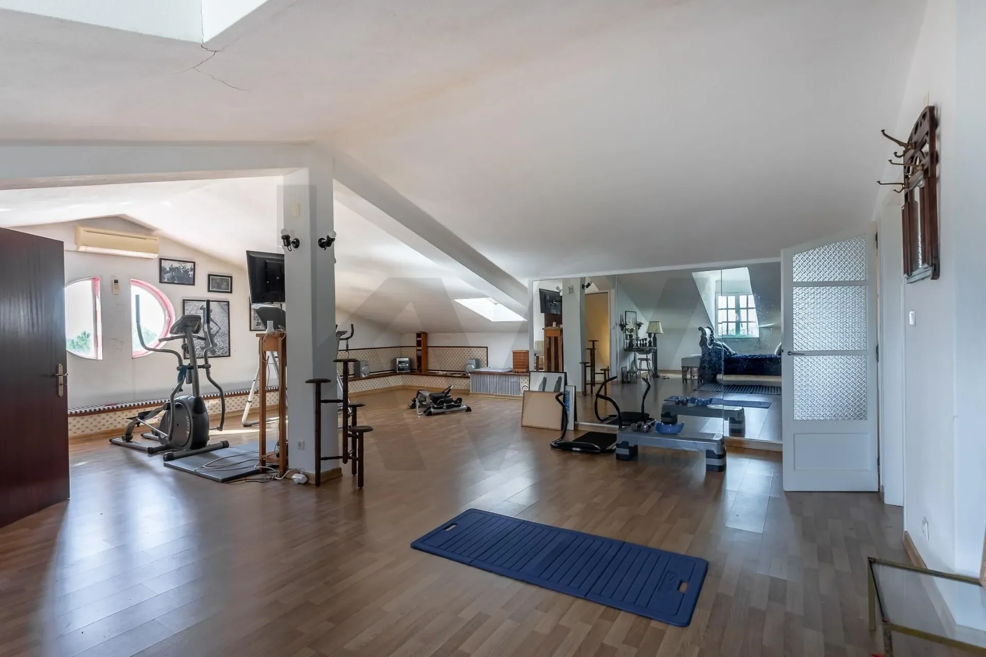 Gallery photo 2