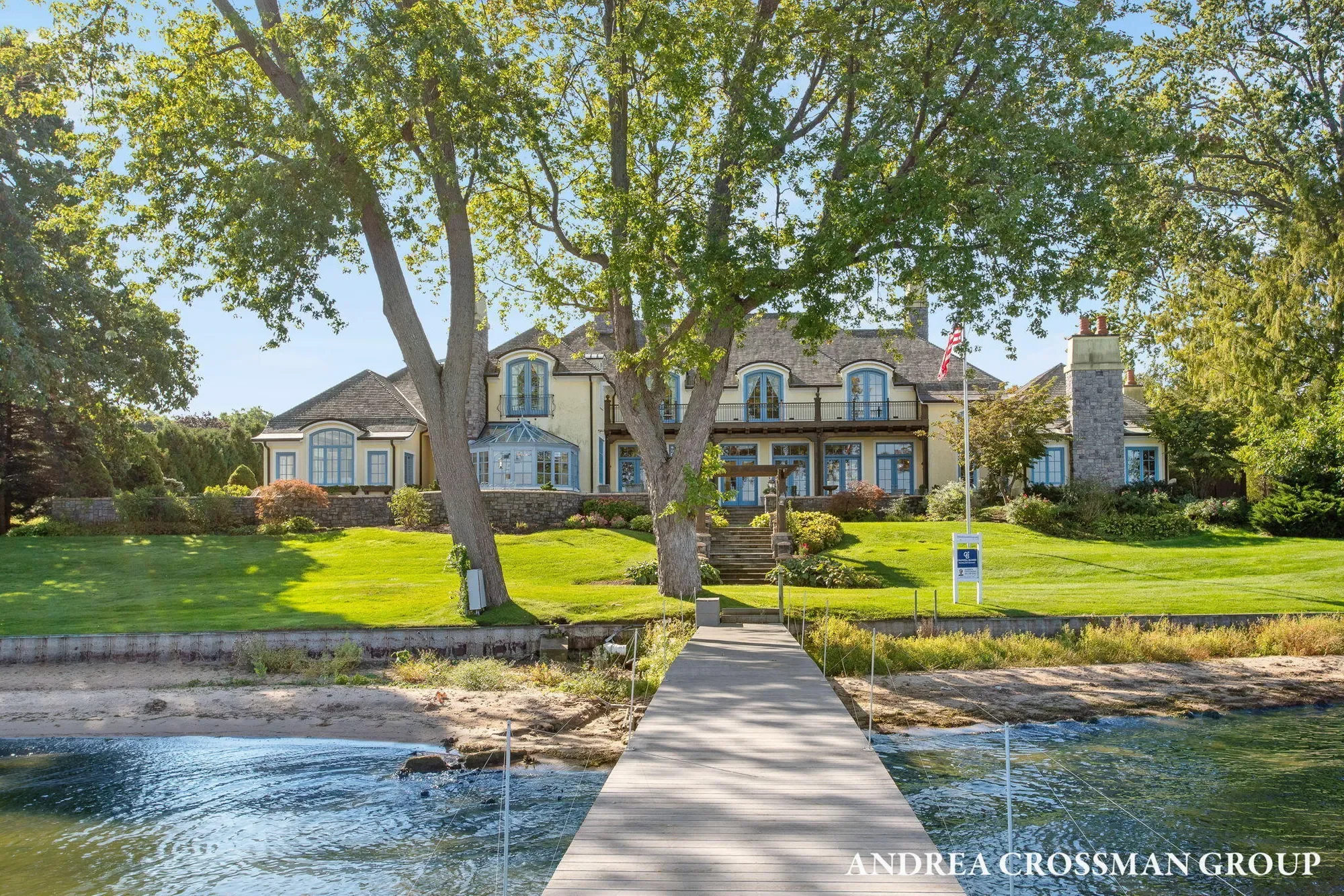 1933 South Shore Drive, Holland, MI 49423, Holland, Michigan, United States. - Photo 25