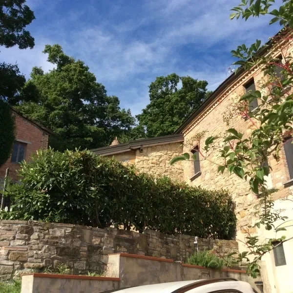 Exterior photo 2