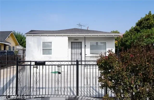 1241 W 89th st, Los Angeles, CA 90044, Los Angeles, California, United States. - Photo 13