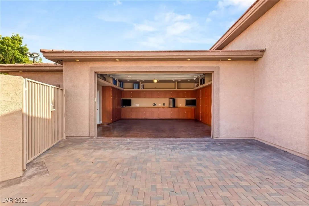 8275 W Craig Road, Las Vegas, Nevada, United States. - Photo 3