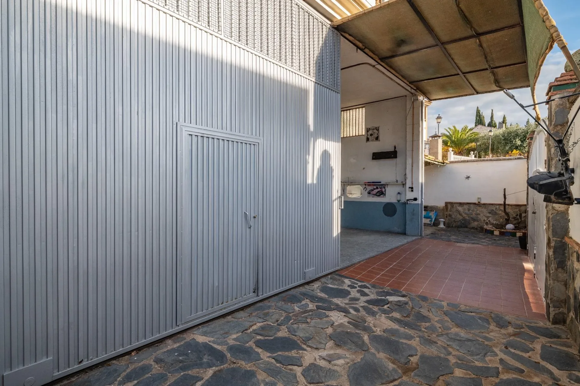 Exterior photo 12