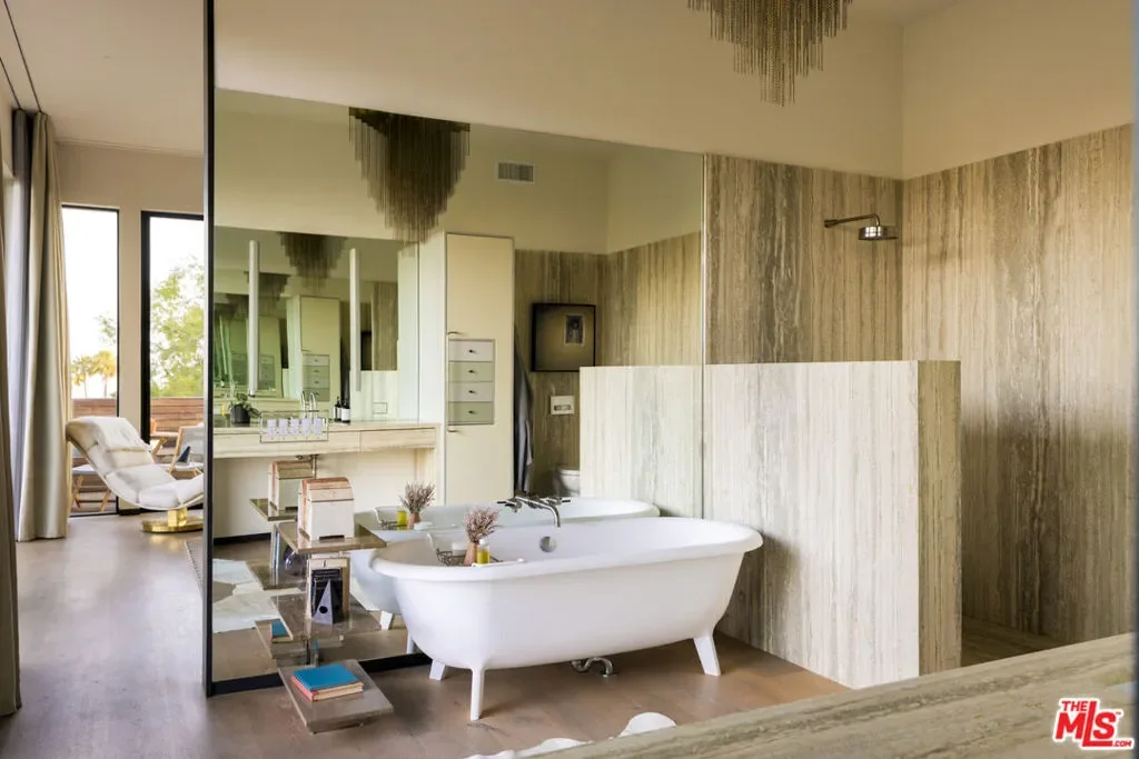3306 Deronda Drive, Los Angeles, California, United States. - Photo 12