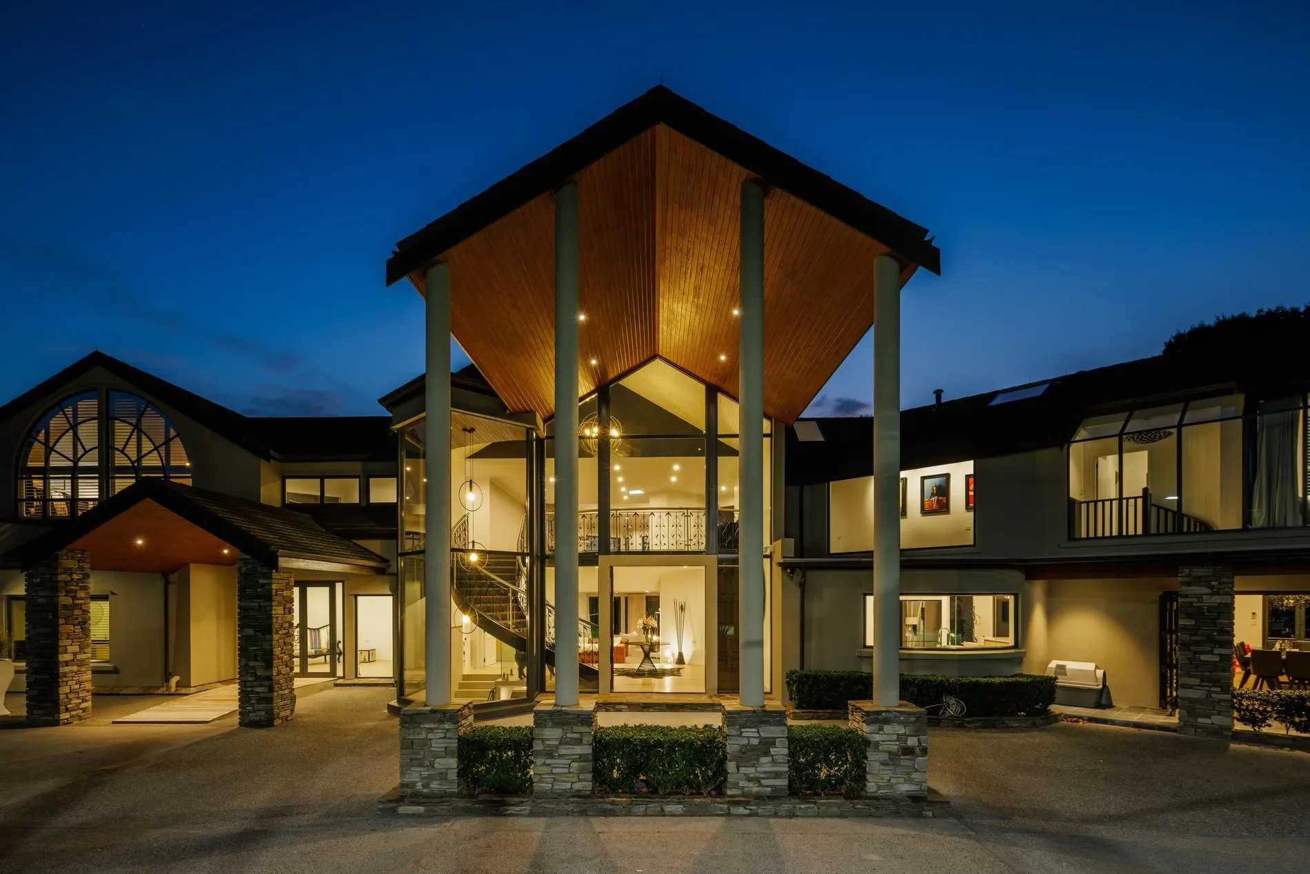 Exterior photo 3