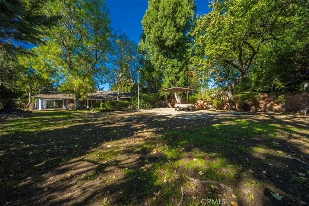 9356 Beckford, Los Angeles, California, United States. - Photo 7