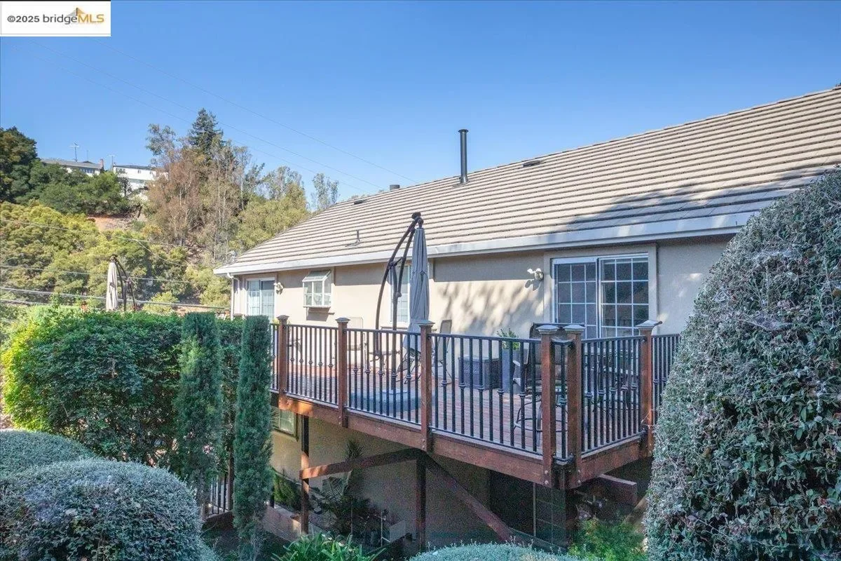 9400 Mountain Blvd, Oakland, California, United States. - Photo 3