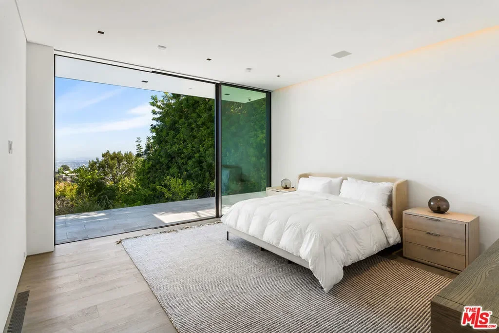 1108 Wallace, Beverly Hills, California, United States. - Photo 60