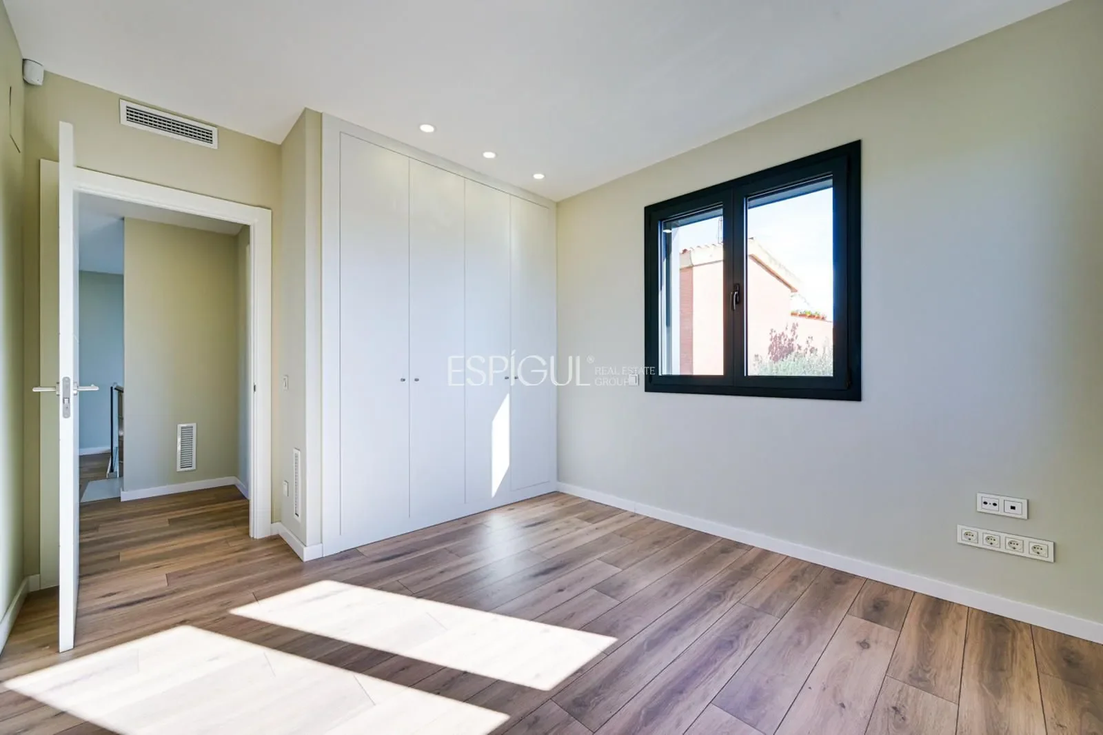 Gallery photo 3