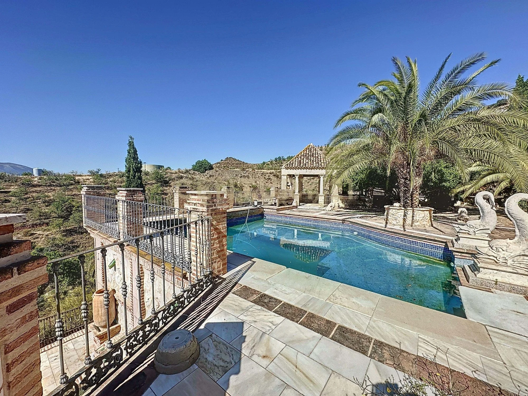 Exterior photo 8