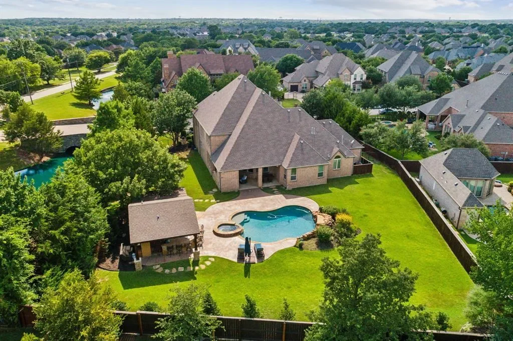 5803 Chalford Common, Colleyville, Texas, United States. - Photo 29
