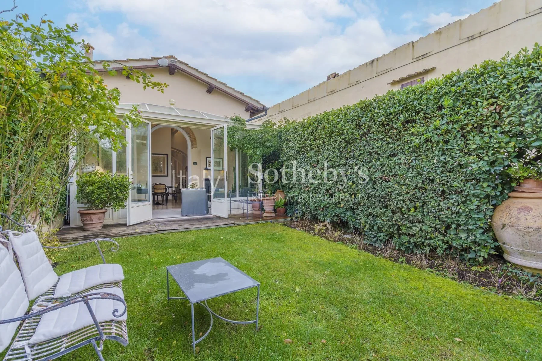 Gallery photo 6