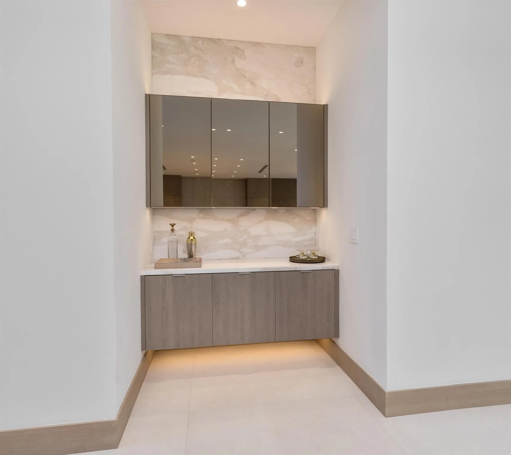 541 Golden Harbour Drive, Boca Raton, Florida, United States. - Photo 1
