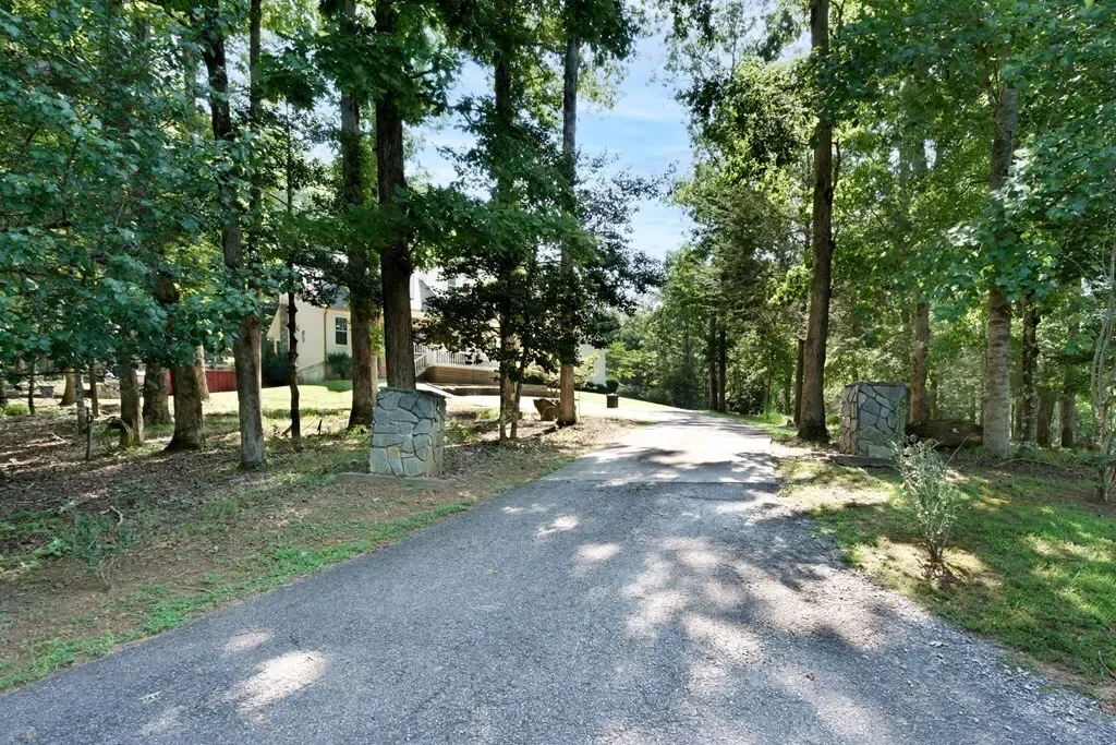 211 W Oakcrest Drive, Blue Ridge, Georgia, United States. - Photo 3