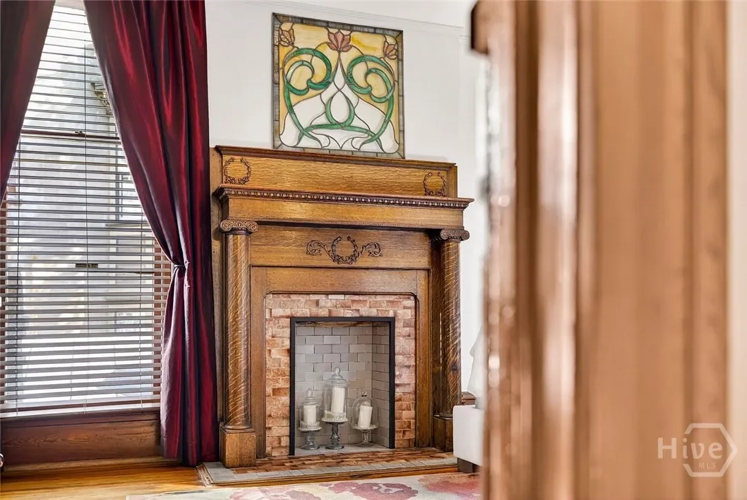Single Family Residence in Savannah
