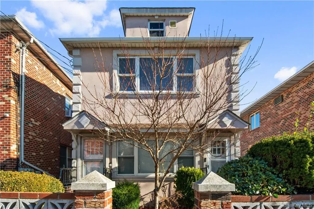 Exterior photo 2