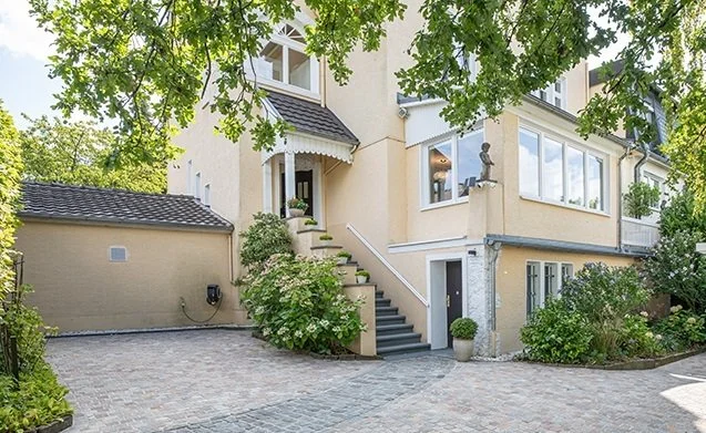 a magnificent Wilhelminian-style villa dating from 1908