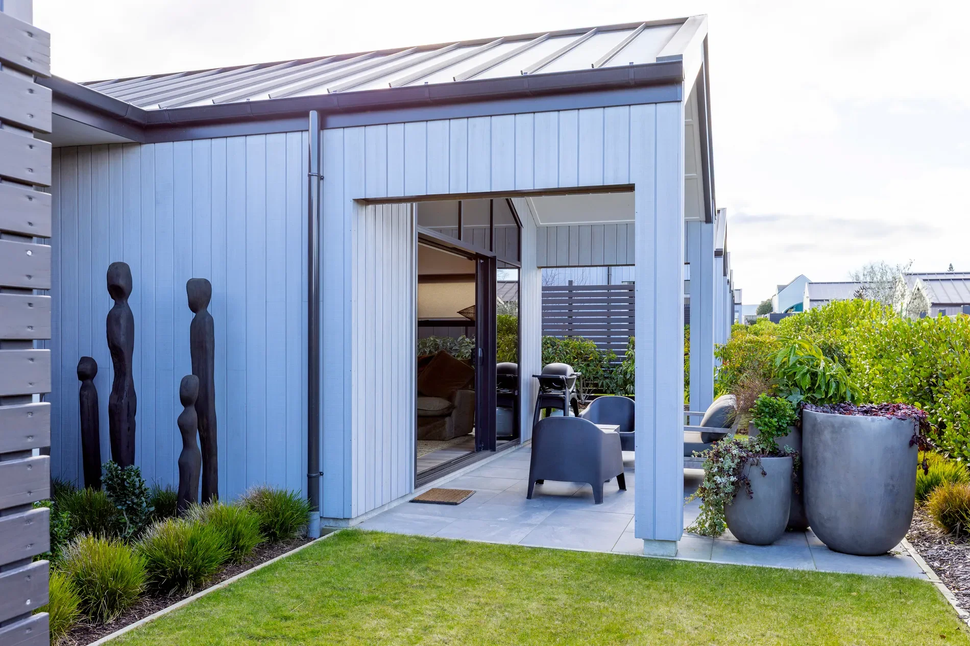 Exterior photo 3