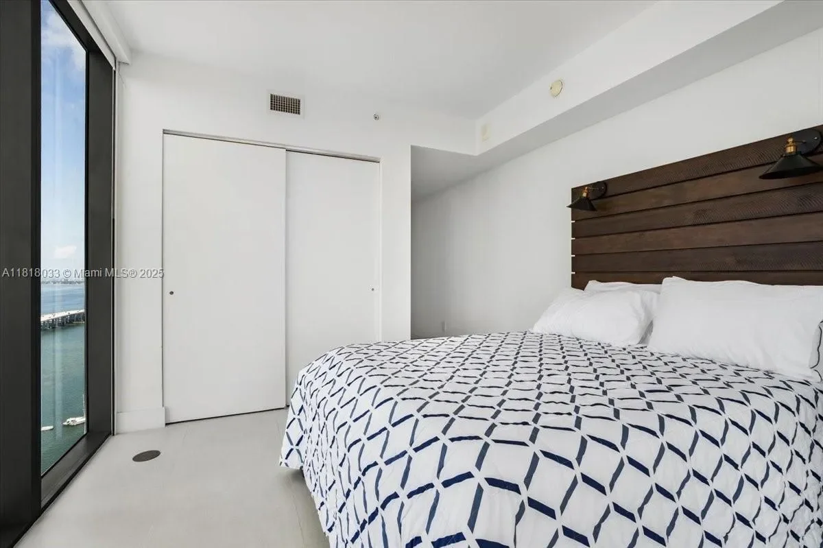 3131 NE 7th Ave 3306, Miami, Florida, United States. - Photo 32