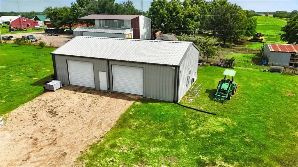 1106 Private Road 425, Savoy, Texas, United States. - Photo 36