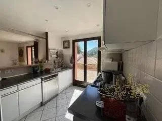 PEILLE: 4-room house, land, swimming pool