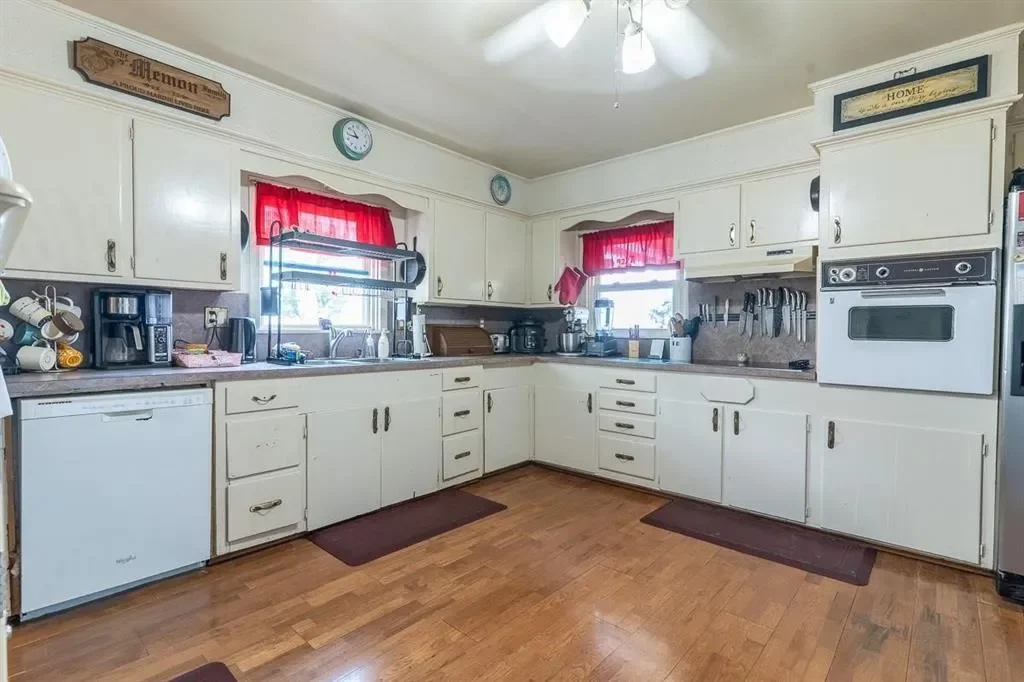 1025 County Road, Hillsboro, TX 76645, Hillsboro, Texas, United States. - Photo 7