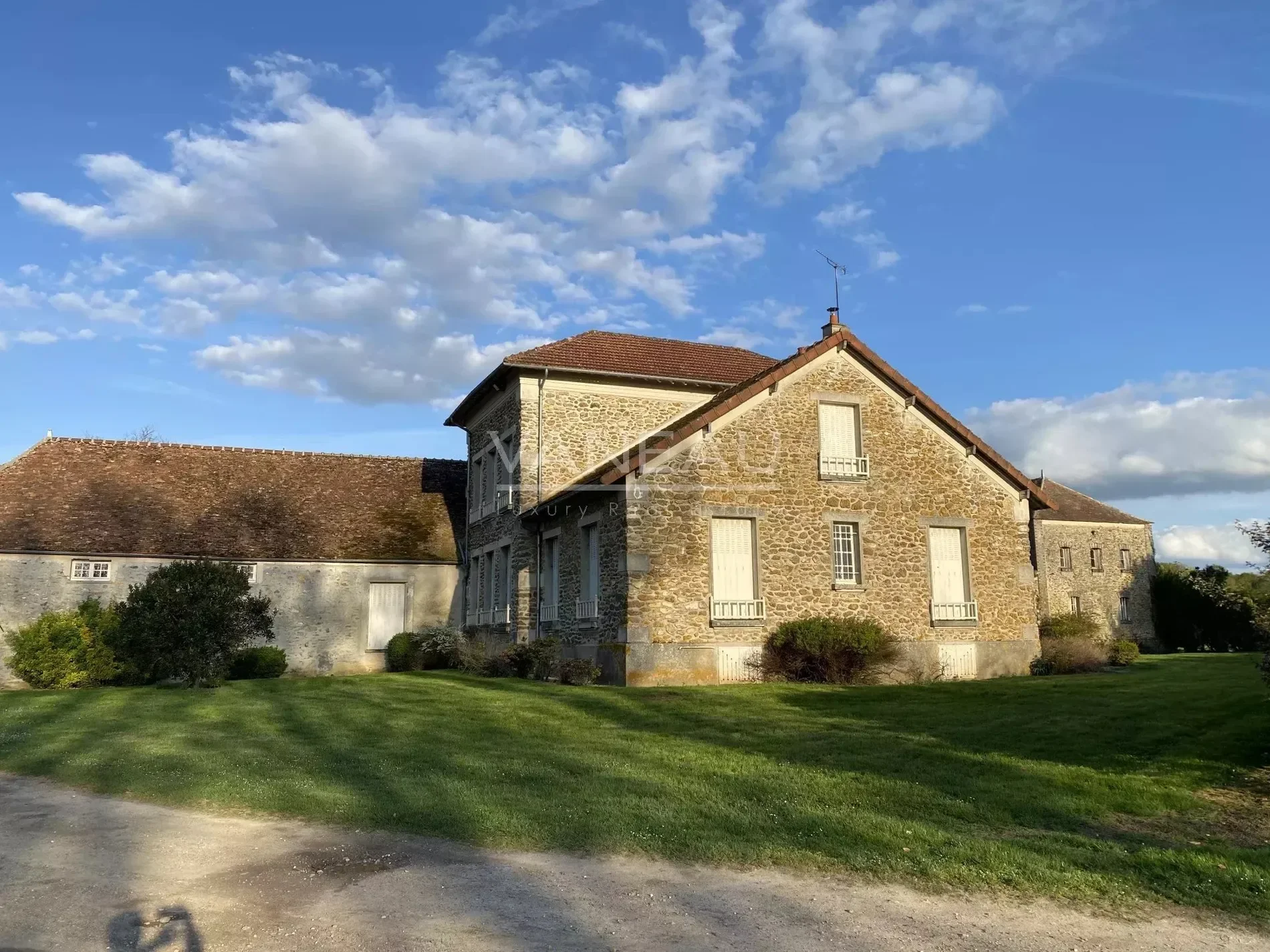 Exterior photo 11