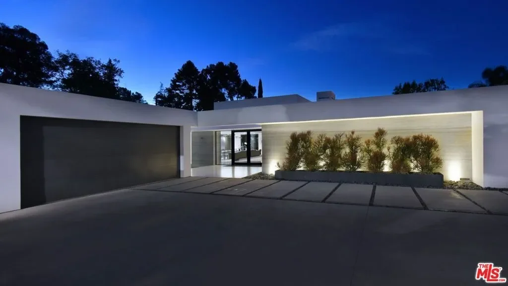 16032 VALLEY VISTA Boulevard, Los Angeles, California, United States. - Photo 8