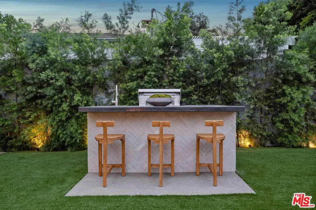11317 Valley Spring Lane, Los Angeles, California, United States. - Photo 4