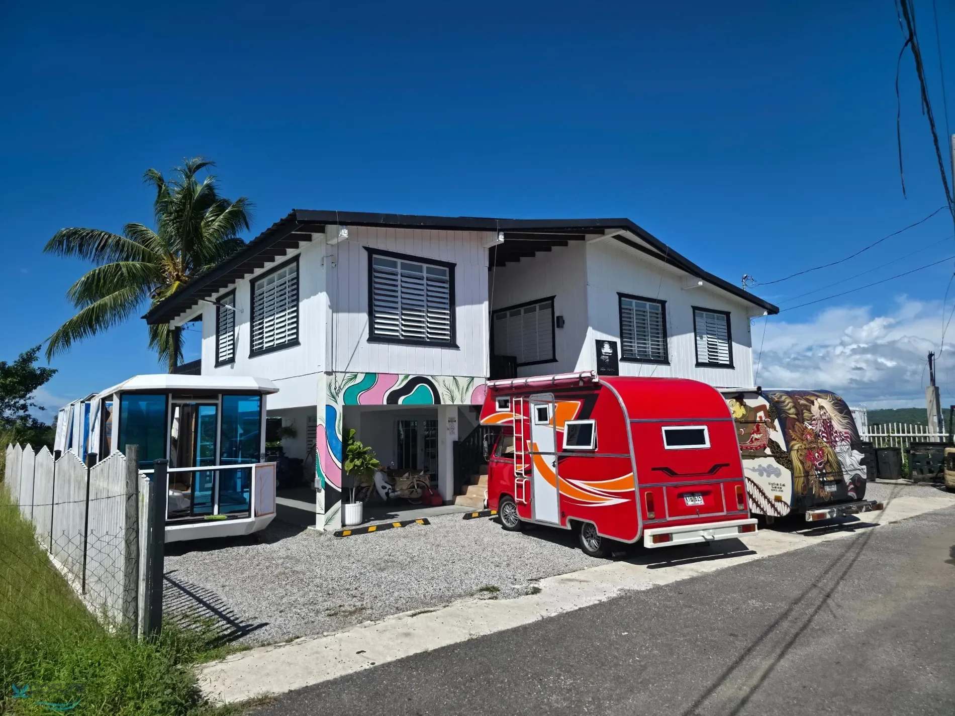 Exterior photo 6