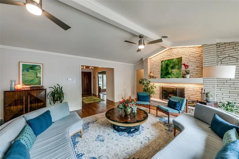9357 Creel Creek Drive, Dallas, Texas, United States. - Photo 4