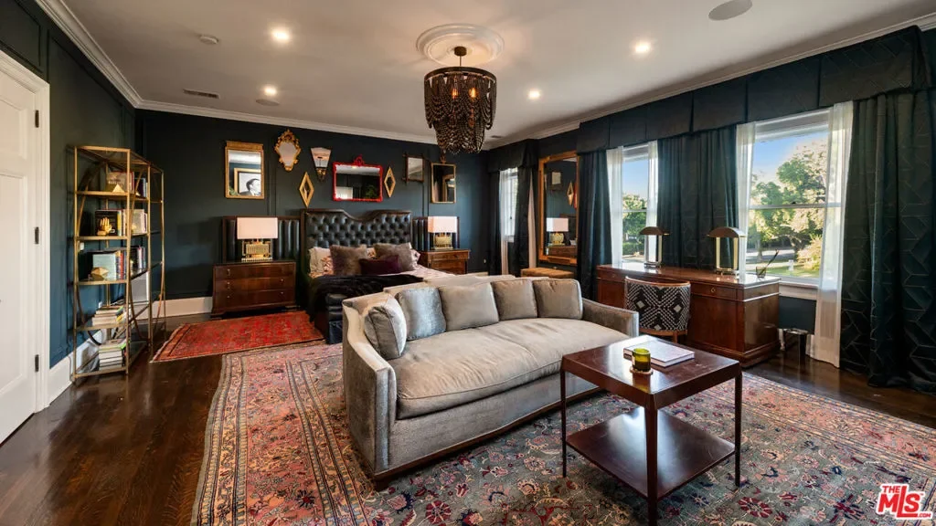 601 S Windsor Boulevard, Los Angeles, California, United States. - Photo 14