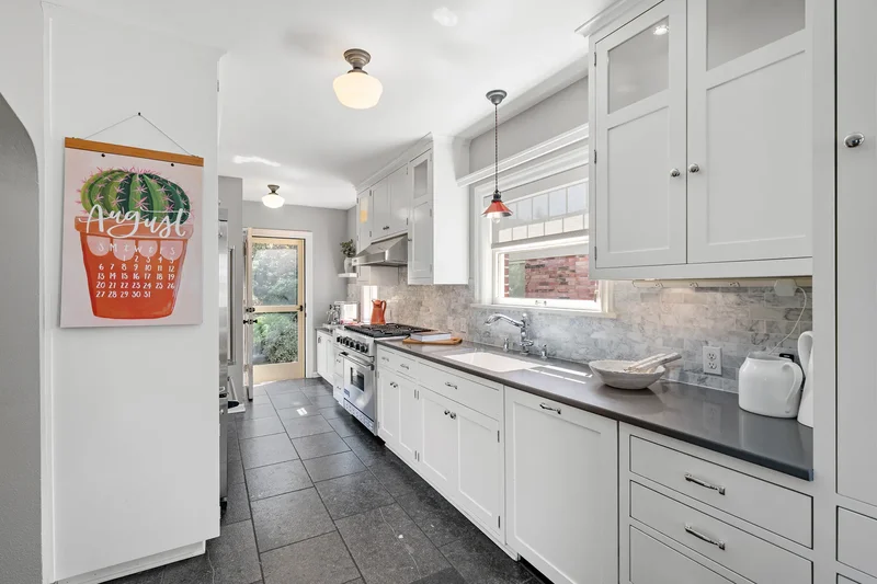 1914 48th Avenue SW, Seattle, WA, 98116, Seattle, Washington, United States. - Photo 10