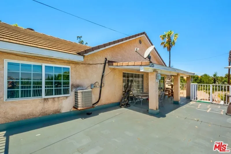 5427 Bushnell Way, Los Angeles, California, United States. - Photo 16