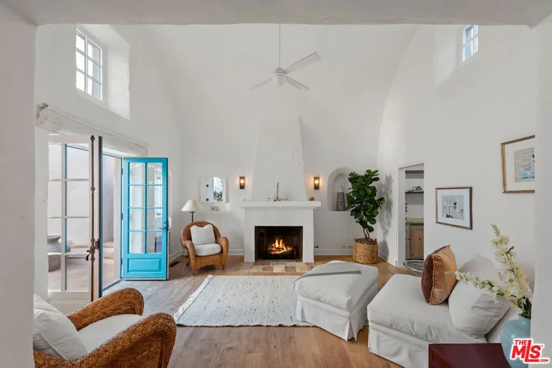 27832 Pacific Coast Highway, Malibu, California, United States. - Photo 46