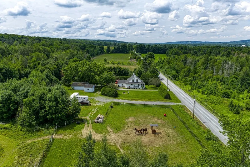 1596 Ch. Hudon, Dunham, Quebec, Canada. - Photo 10