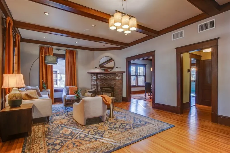 115 S Rosemont Avenue, Dallas, Texas, United States. - Photo 6