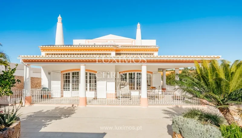 5-bedroom Villa with pool for sale in Albufeira, Algarve, Portugal