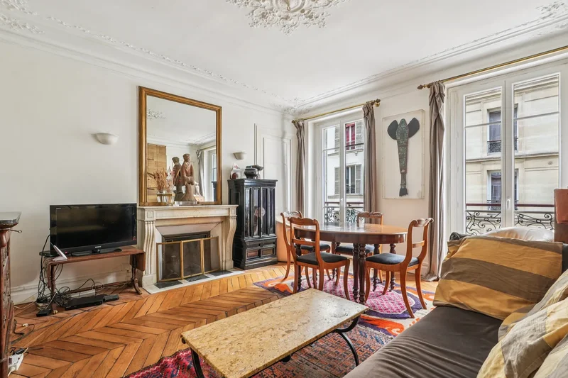 Haussmann Style Flat – 3 Bedrooms, Paris 9th Arrondissement
