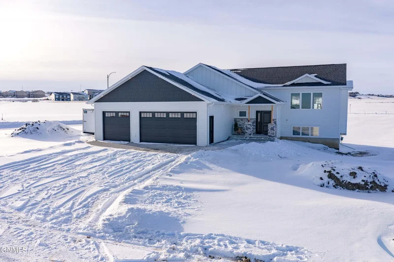 3511 Silver Leaf Avenue Nw, Mandan, ND 58554, Mandan, North Dakota, United States. - Photo 47