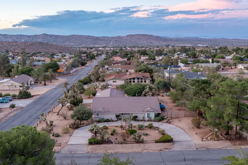 8395 Emerson Avenue , Yucca Valley, CA 92284, Yucca Valley, California, United States. - Photo 33
