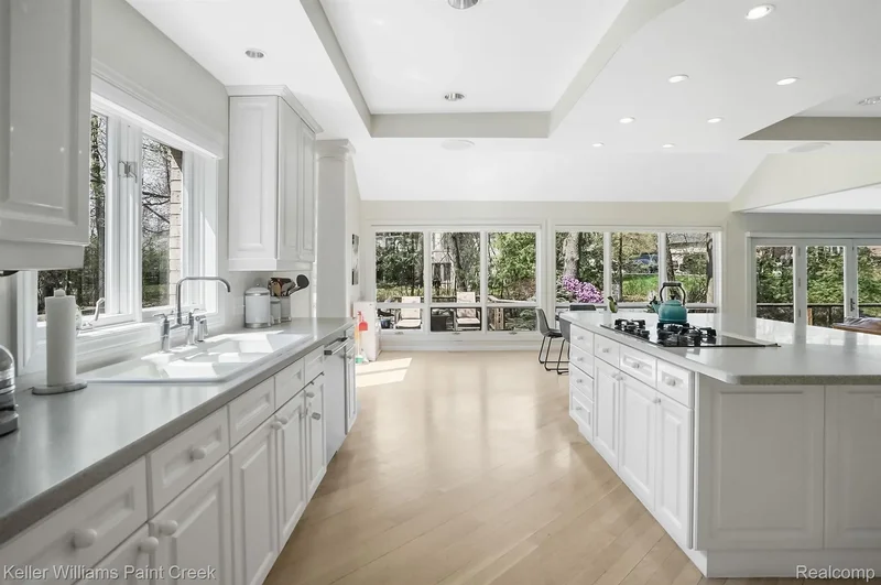 1865 Archers Pointe, Rochester Hills, MI 48306, Rochester, Michigan, United States. - Photo 5