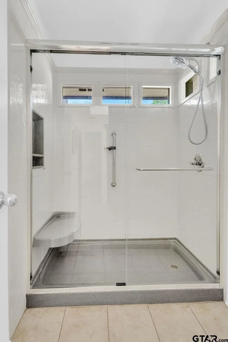 3 Bedrooms Single Family Detached