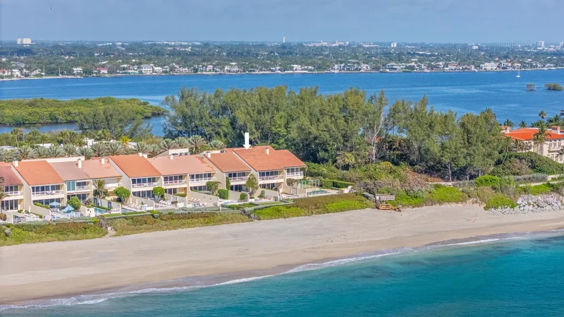 2 Sloans Curve Drive, Palm Beach, Florida, United States. - Photo 41